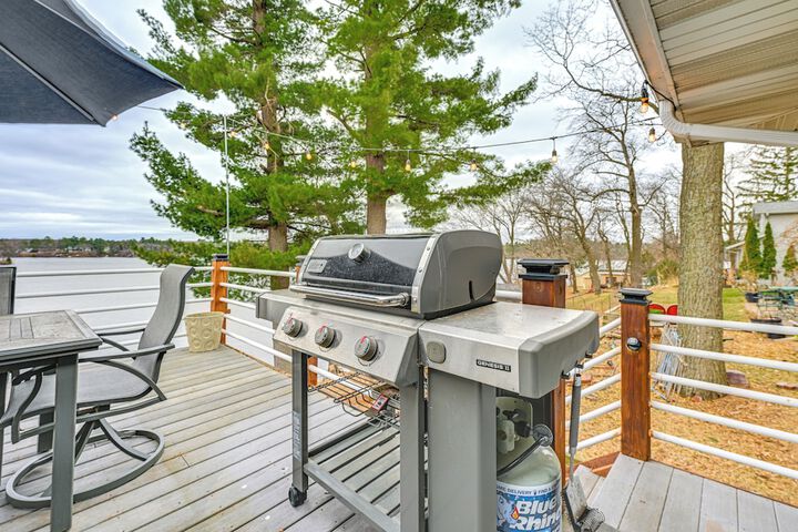 Dock Deck & View: Lakefront Chippewa Falls Studio