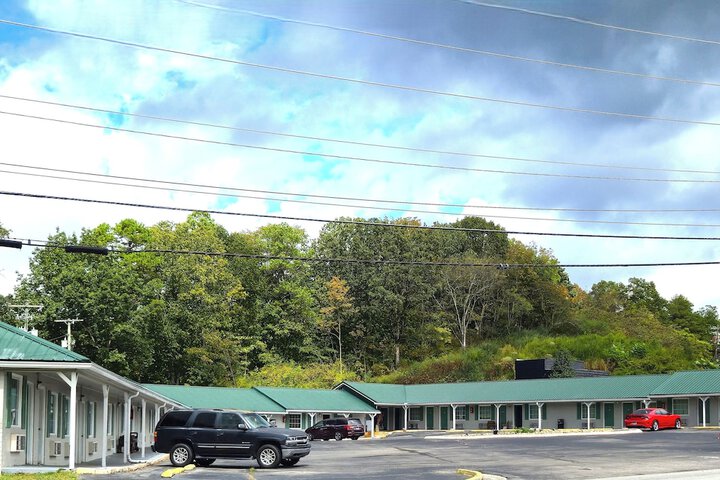 Holiday Motel by Belvilla Cleveland TN