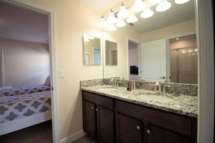 Room 21 of 59