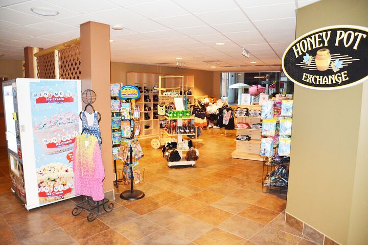 Gift Shop 106 of 110