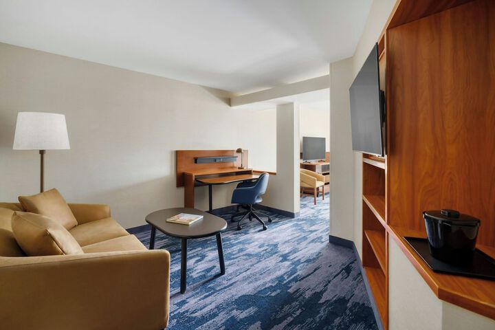 Room 17 of 36