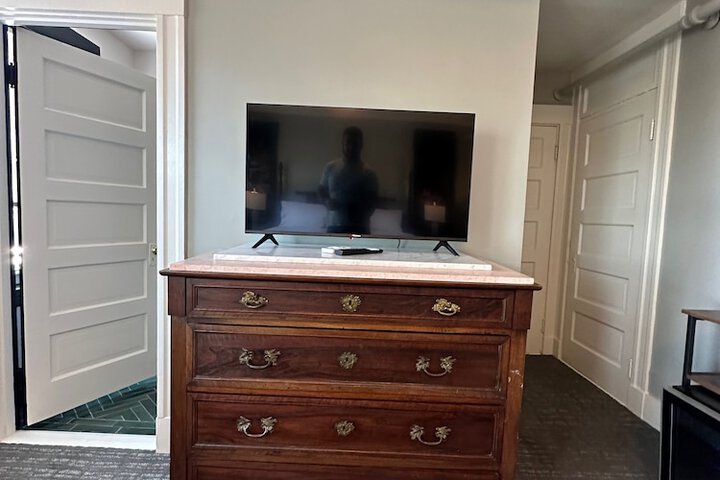 Room 45 of 167