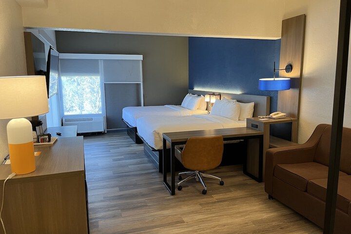 Room 13 of 50