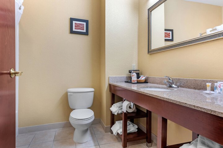 Comfort Suites Findlay I-75 near Sports Complex