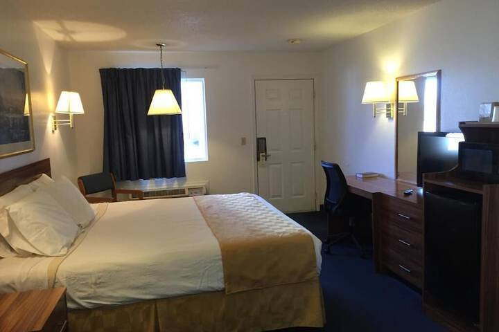 Room 18 of 25