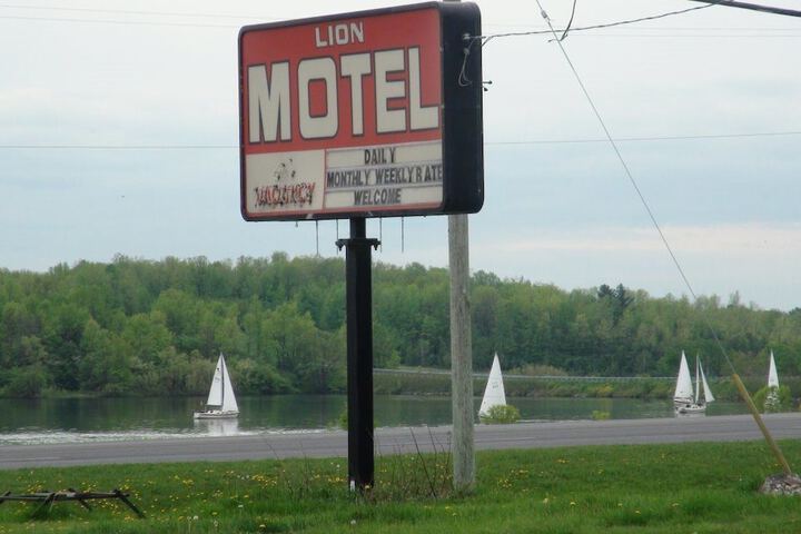 Hotel 6 of 45