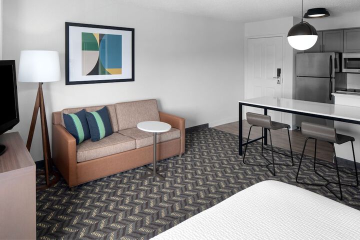 Room 28 of 39