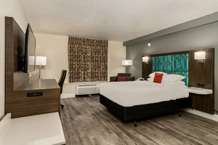 Room 18 of 36