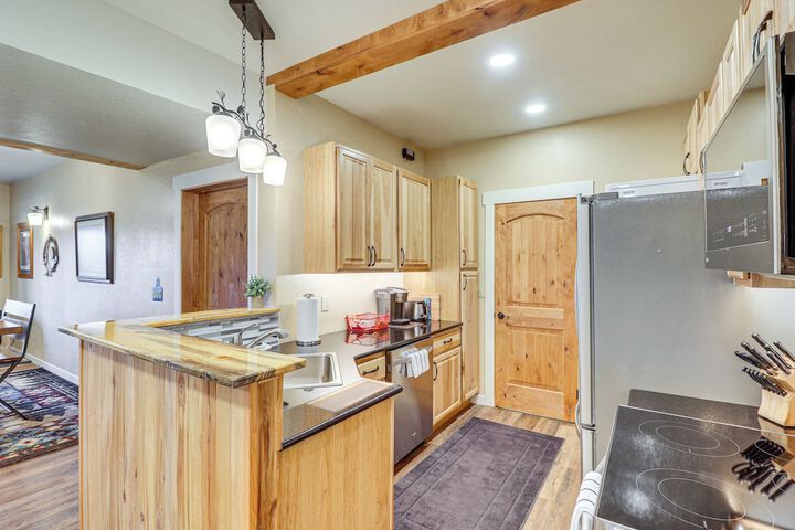 Cozy Eureka Getaway - Hike Bike, Hunt & Fish!