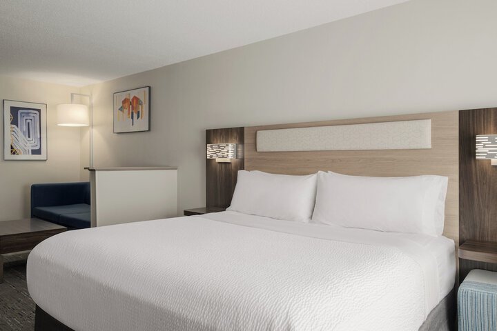 Holiday Inn Express Hotel & Suites Richmond-Brandermill by IHG