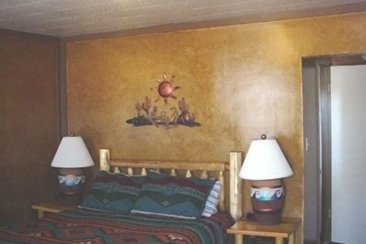 Room 70 of 128