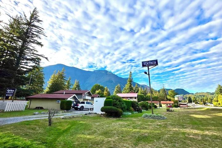 Richca Chalets Resort