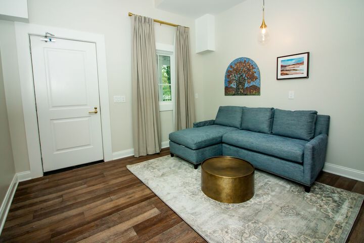 Room 25 of 62
