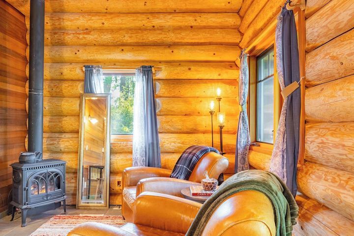 Penn Cove Overlook by Avantstay Cabin w / Views