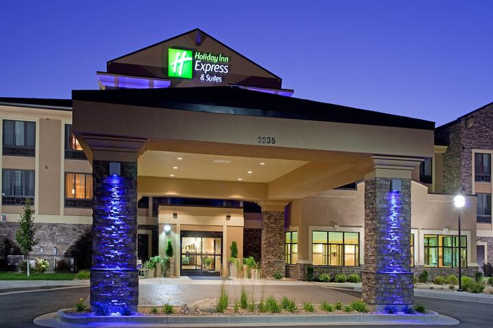 Holiday Inn Express & Suites Logan by IHG