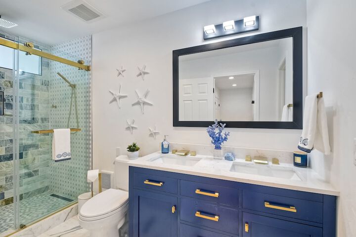 Solana Sunset Stunning Beachside Retreat for 4!
