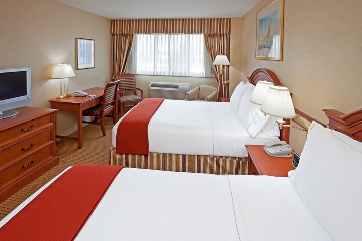 Room 9 of 17