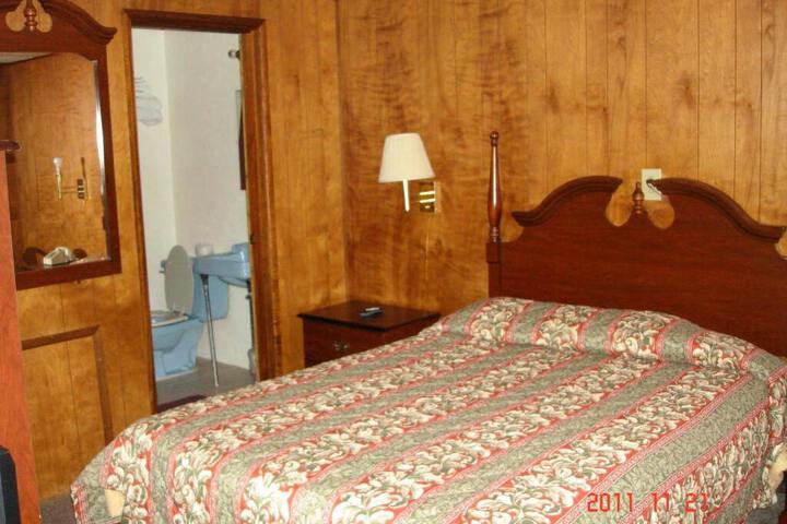 HUNTINGDON INN