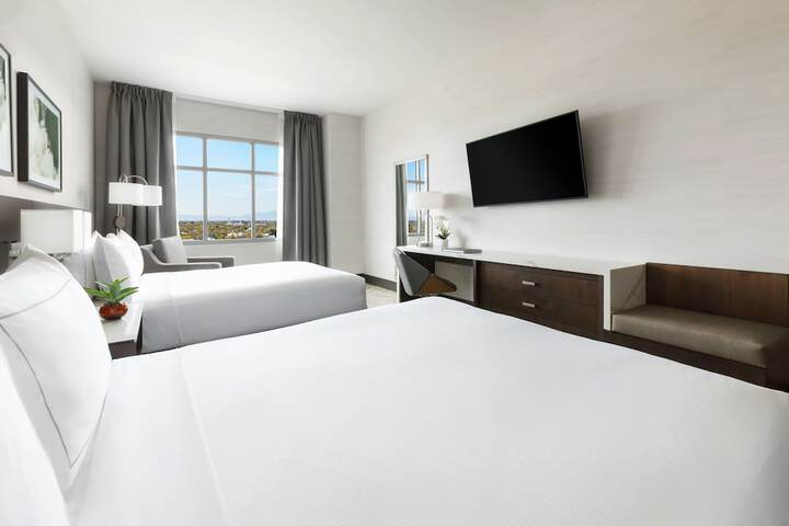 Room 26 of 106