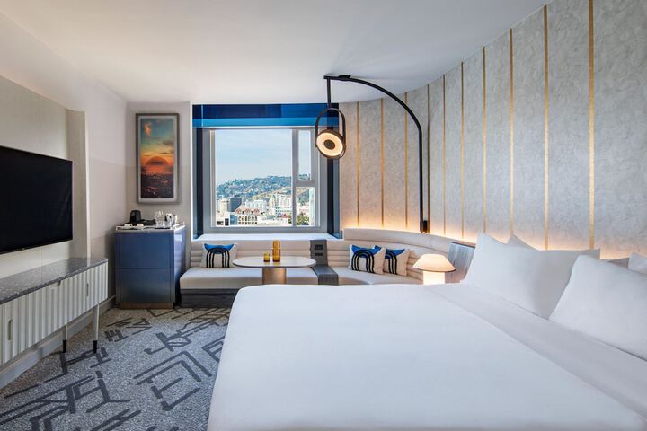 Room 59 of 136