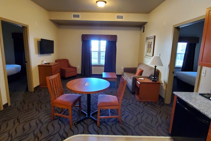 Clarion Hotel & Suites Williston