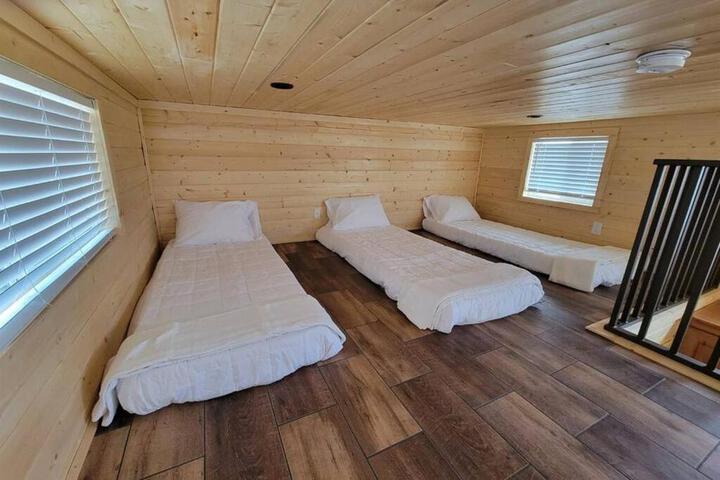 079 Tiny Home nr Grand Canyon South Rim Sleeps 8