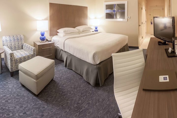 Hotel Renovo Des Moines UrbandaleTapestry Collection Hilton