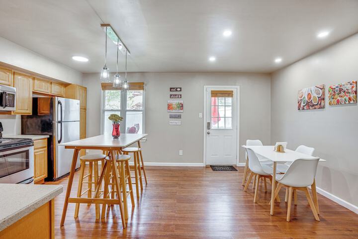 Charming Willow Grove Home w / Patio + Fire Pit!