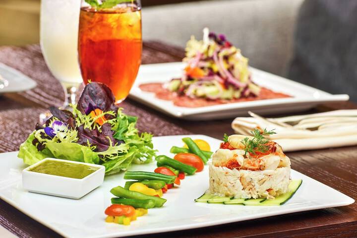 Dining 103 of 136