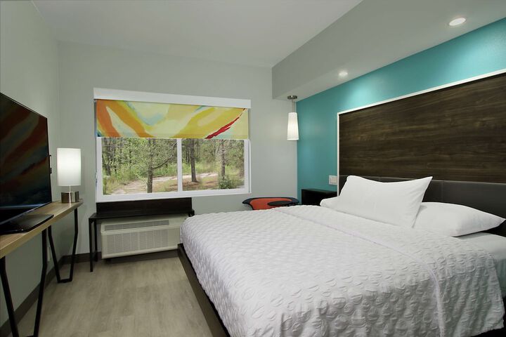 Tru by Hilton Meridian