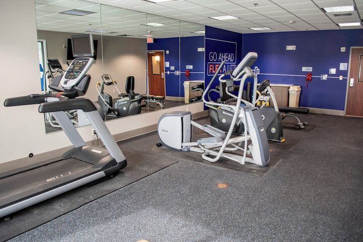 Holiday Inn Express and Suites Mason City by IHG