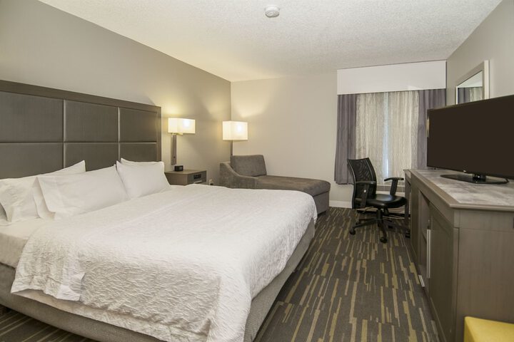 Room 16 of 38