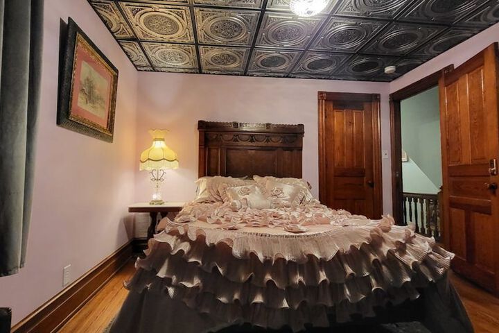 Room 13 of 19