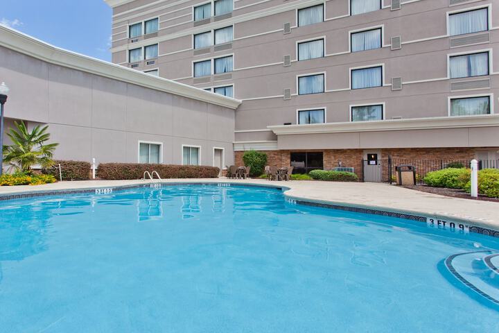 Pool 4 of 27