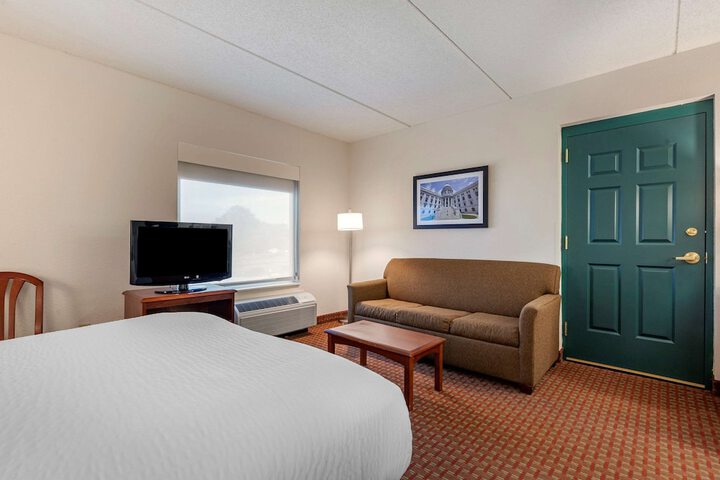 Room 36 of 65