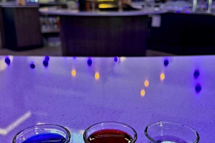 Lounge 87 of 173