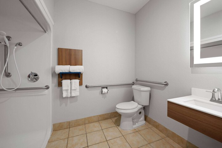 Room 19 of 53