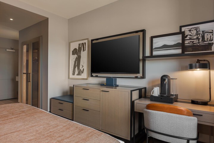 Hotel Avail Rogers Tapestry Collection by Hilton