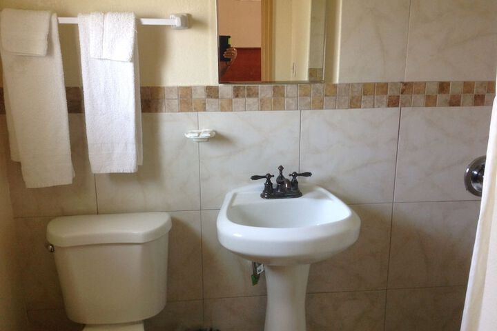 Room 16 of 25
