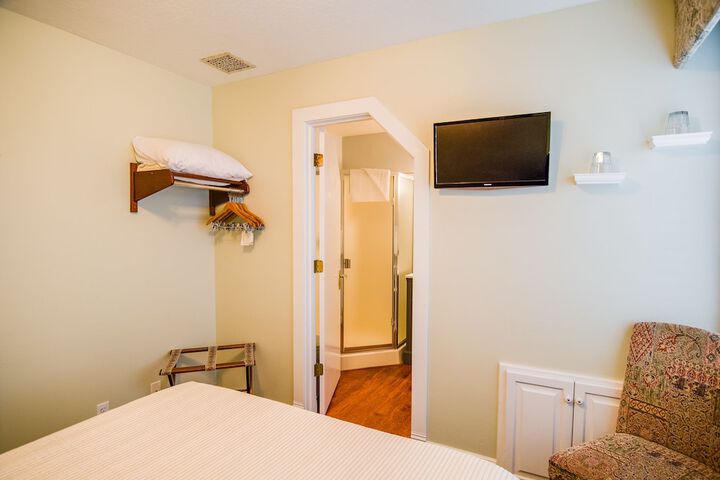 Room 44 of 144