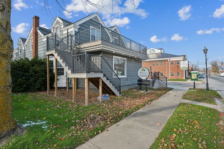 The Loft 3BR Apartment with Scenic Deck