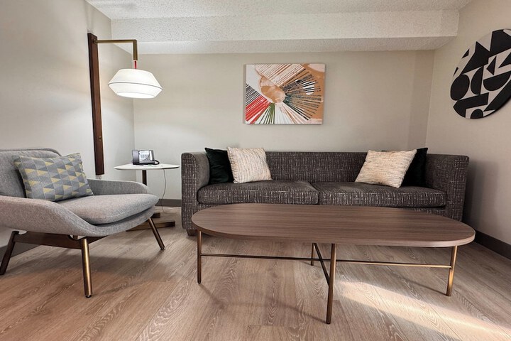 Room 25 of 34