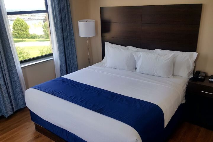 Ariel Broadway Hotel