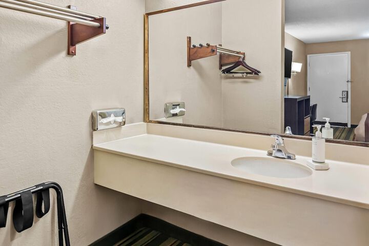 Super 8 by Wyndham Columbia SC / Ft. Jackson