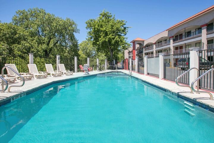Pool 5 of 22