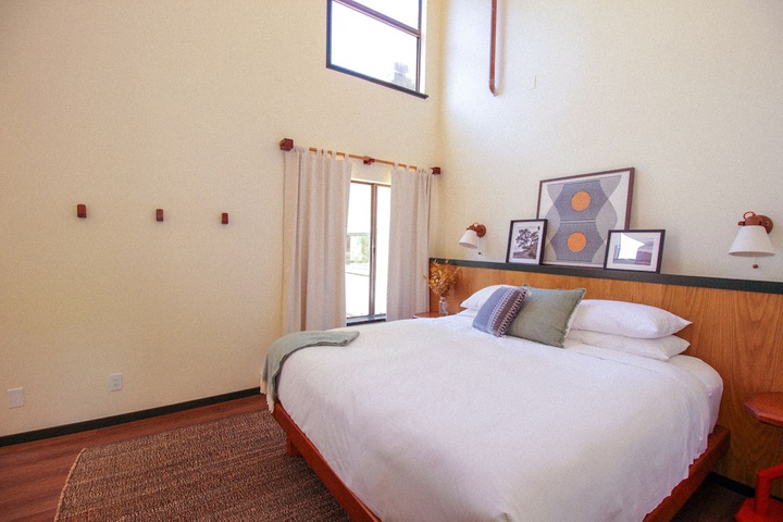 Room 44 of 64