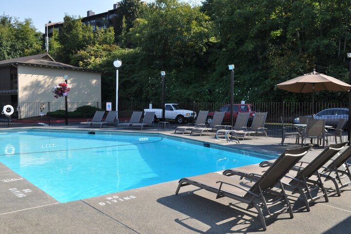 Pool 10 of 59
