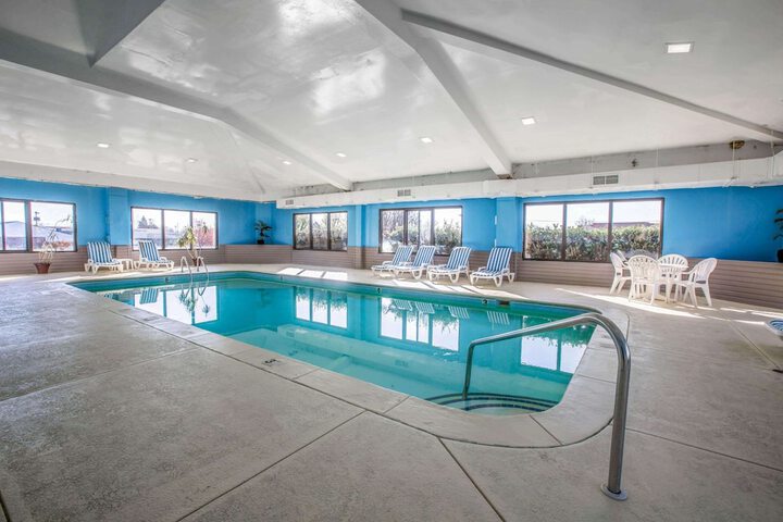 Quality Suites Morristown West
