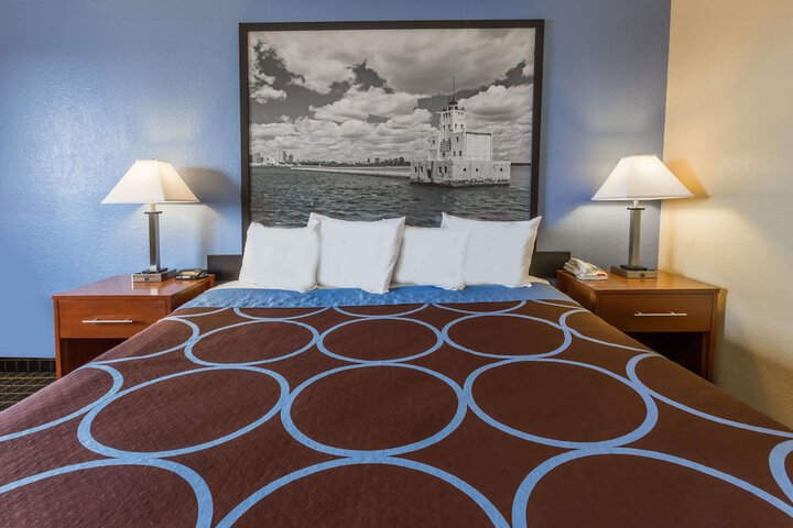 Room 11 of 17