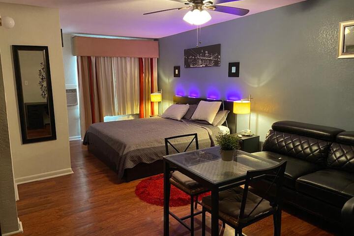 Room 21 of 35